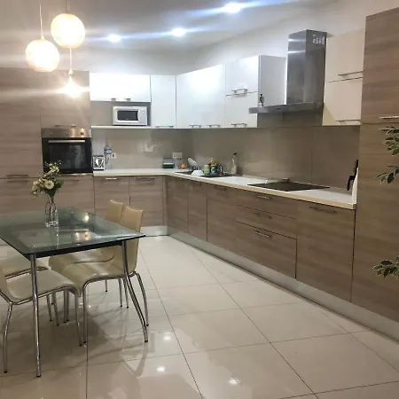 Gazde/Camere de închiriat Stanza Vicino Paceville E San Giuliano Is-Swieqi