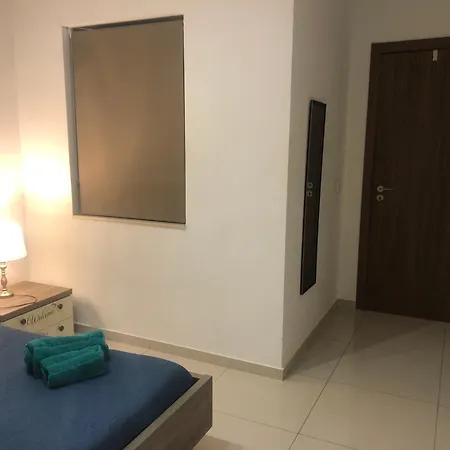 Stanza Vicino Paceville E San Giuliano Privatunterkunft Is-Swieqi