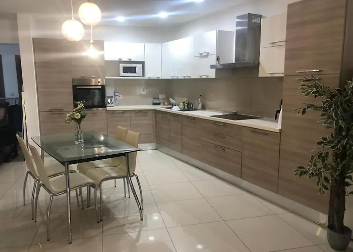 Gazde/Camere de închiriat Stanza Vicino Paceville E San Giuliano Is-Swieqi