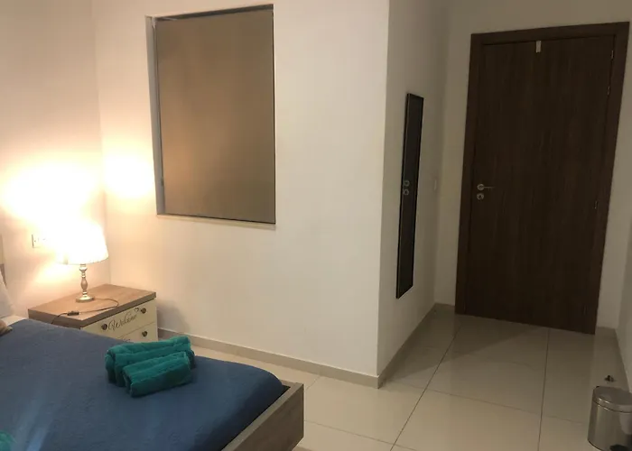 Stanza Vicino Paceville E San Giuliano Gazde/Camere de închiriat Is-Swieqi