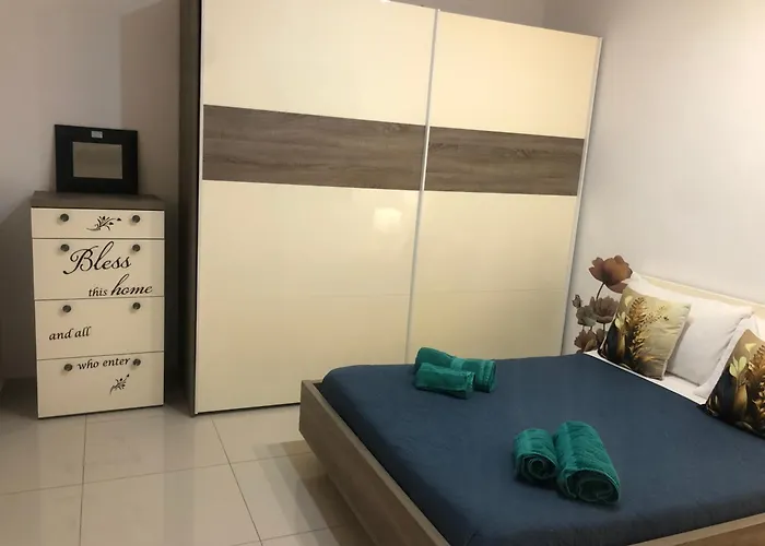 Stanza Vicino Paceville E San Giuliano Gazde/Camere de închiriat *