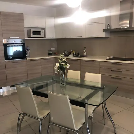 Stanza Vicino Paceville E San Giuliano