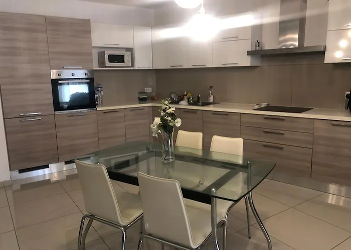 Stanza Vicino Paceville E San Giuliano